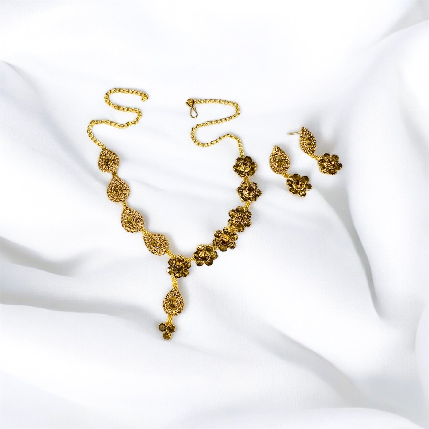 जगदीशा Traditional Gold Plated Floral Necklace