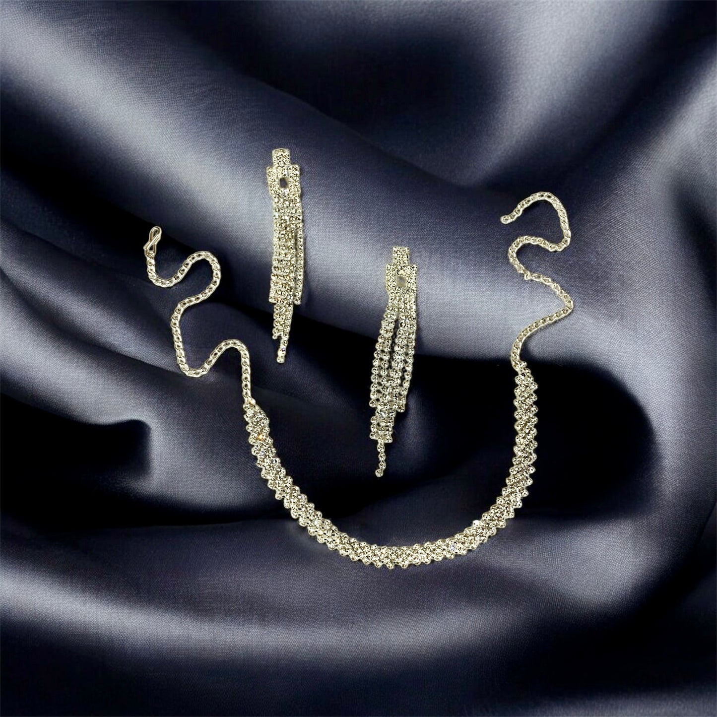 मैथिली Crystal Rhinestone Necklace with matching Earrings