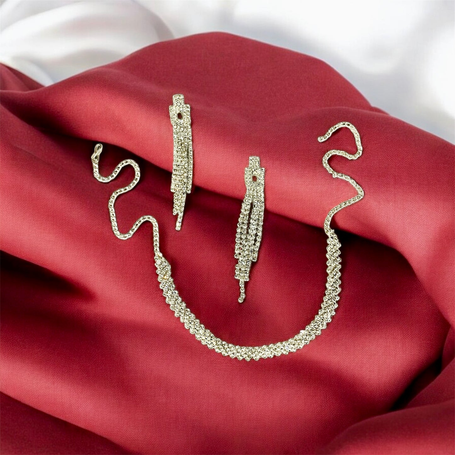 मैथिली Crystal Rhinestone Necklace with matching Earrings