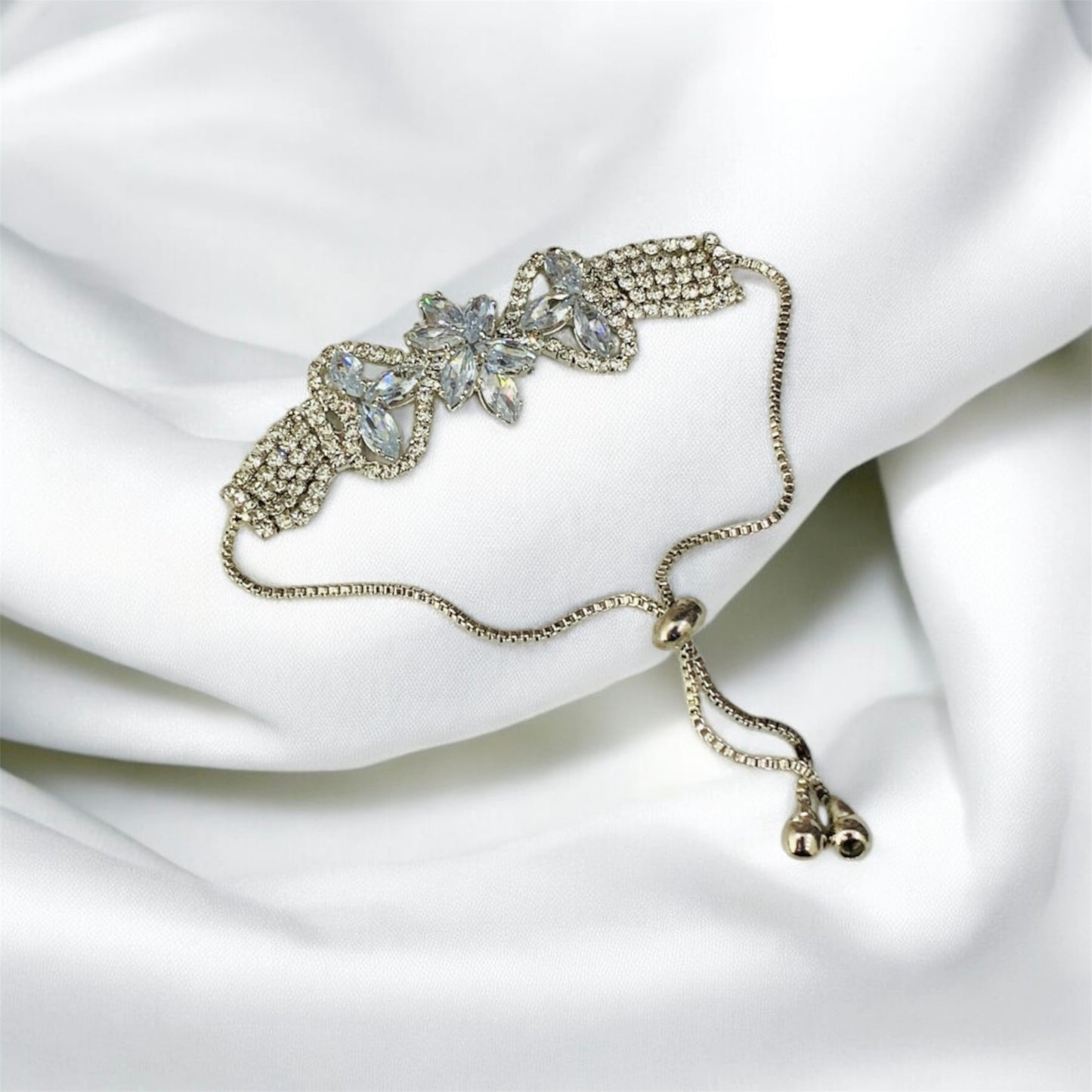 "भाव्या" American Diamond Bracelet