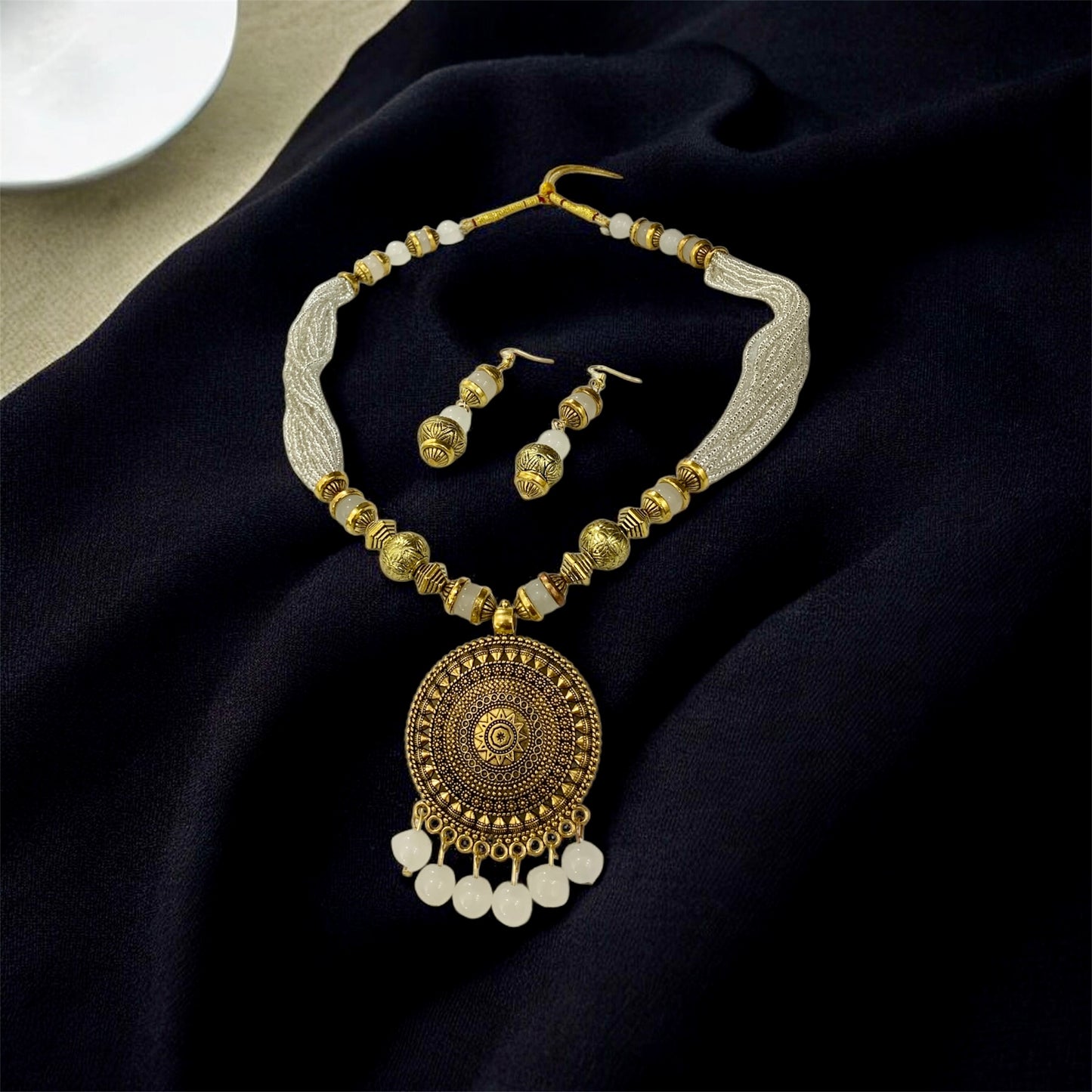जानकी Antique Luxury Mandala Necklace Set