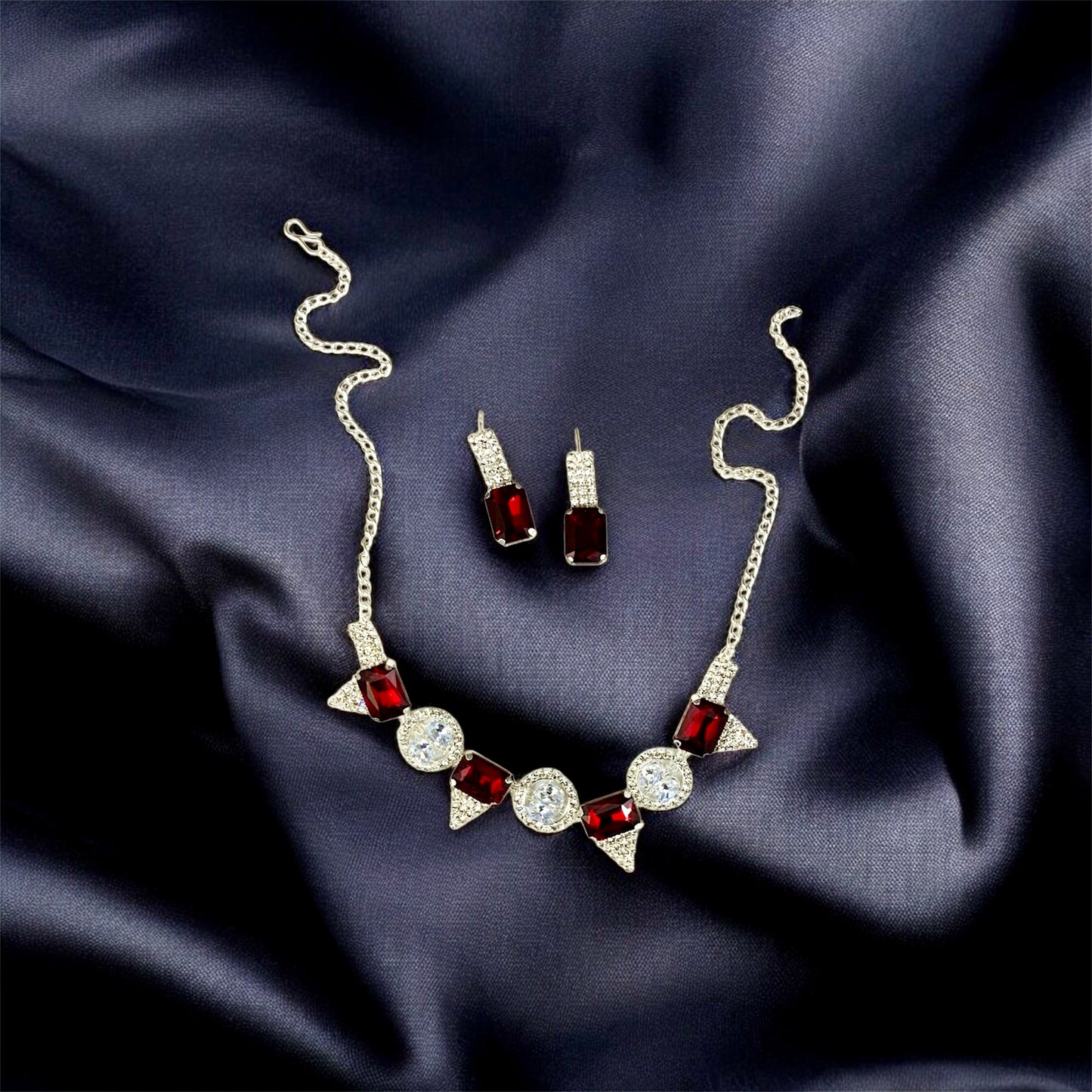 गोपालप्रिया Red Zircon with Rhinestone silver chain Necklace